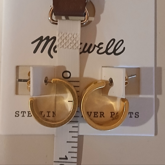 🍋Madewell 🍋Beautiful Enameled Lemon🍋 Huggie Post Earring - Picture 7 of 10